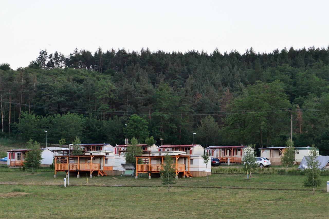 Mobilheimy U Prehrady Hotel Horní Dunajovice Exterior foto